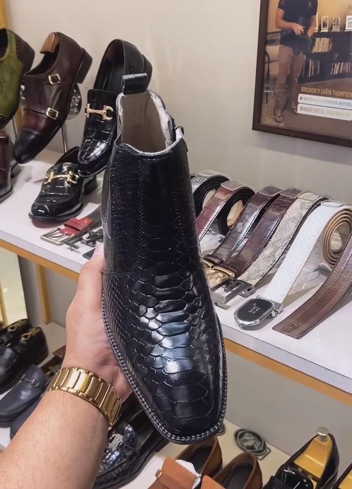 Cobra Scaled Low-top Zipper Boots