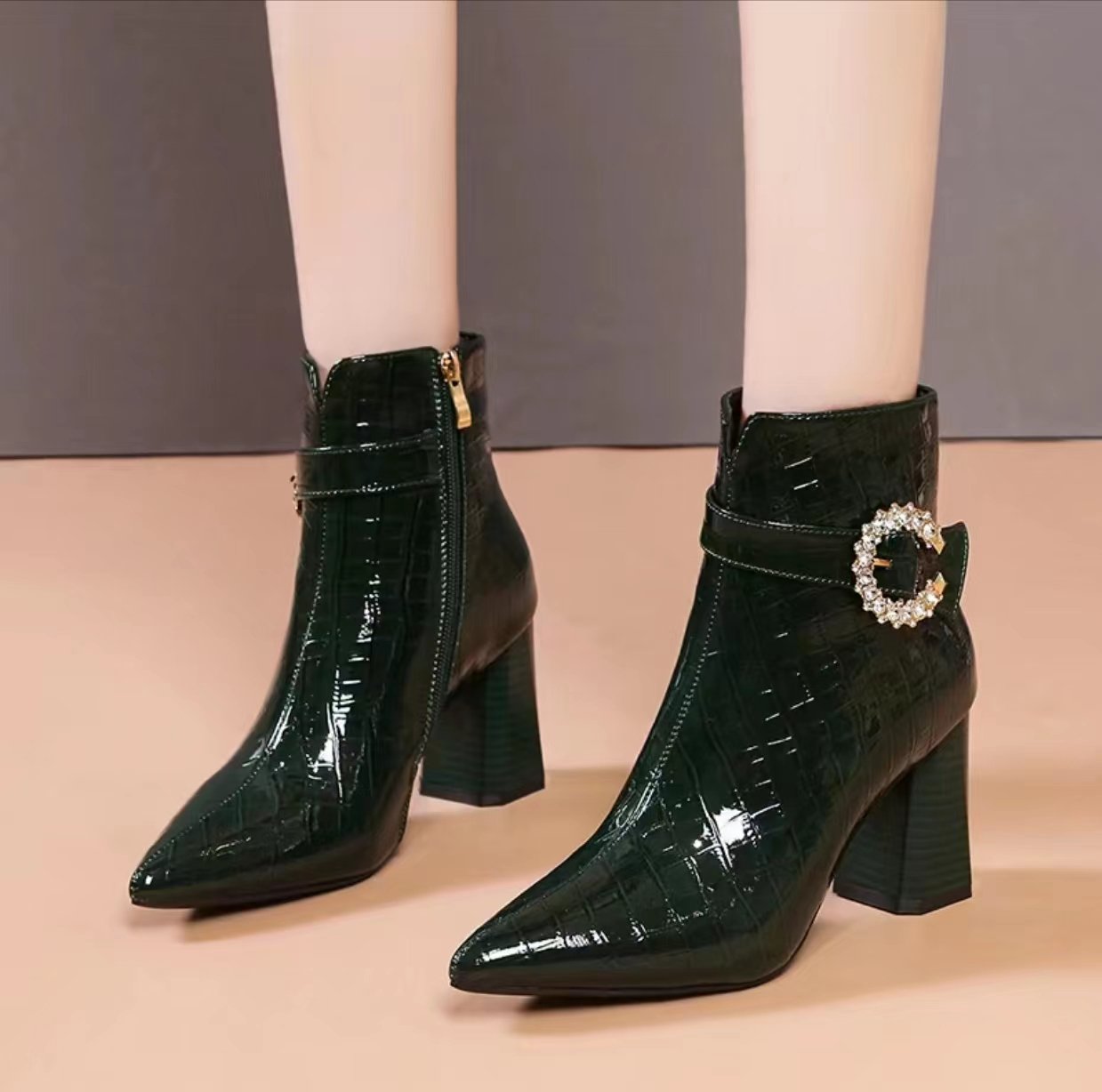 Shiny pointed toe thick heel fashion boots