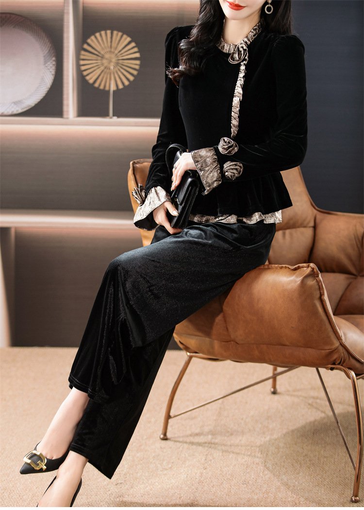 Fashionable three-dimensional floral velvet top