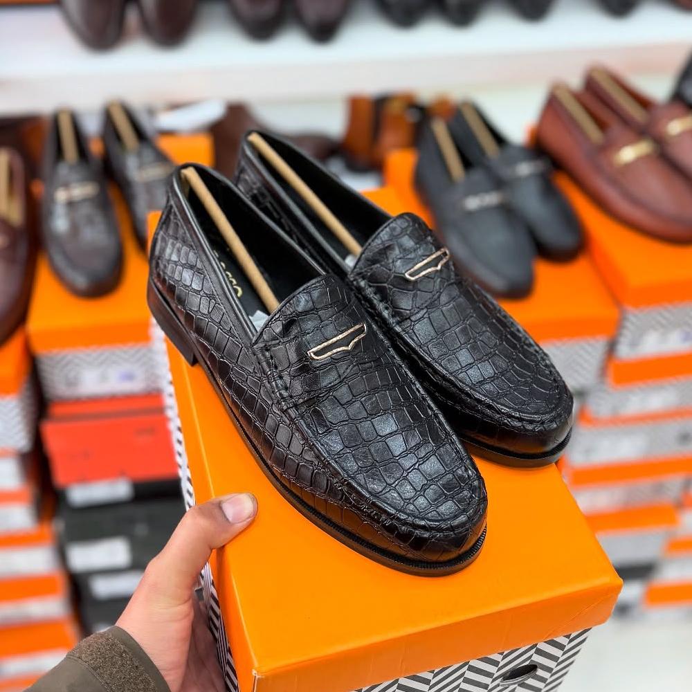 Crocodile Print Slip-on Loafers