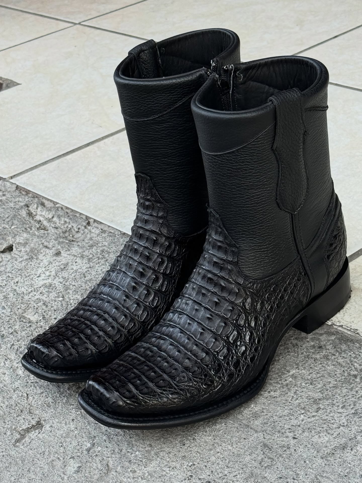 Genuine Leather Crocodile Pattern Western Boots