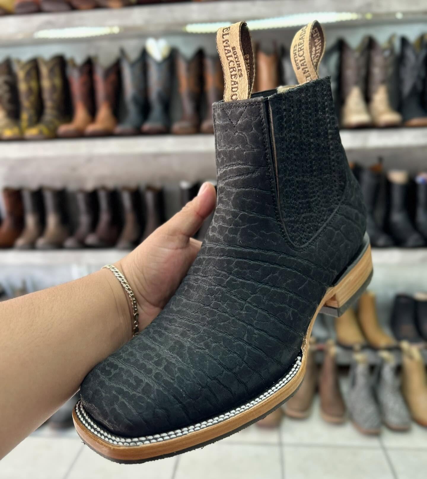 Men's Bull Neck Cowboy Ankle Boots