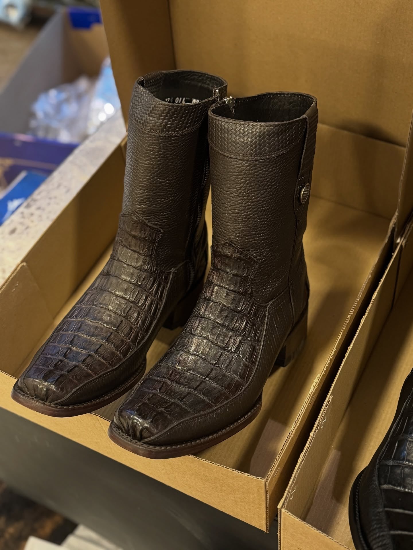 Genuine Leather Crocodile Pattern Half Square Toe Boots