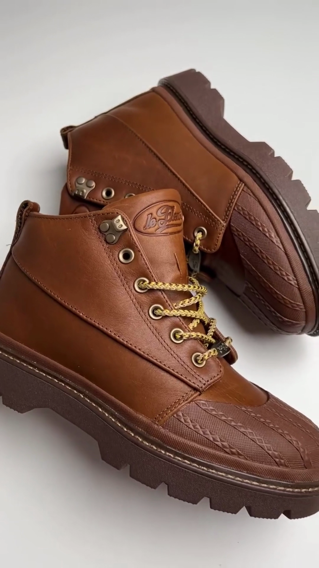 Classic Retro Rubber Toe Men's Leather Boots