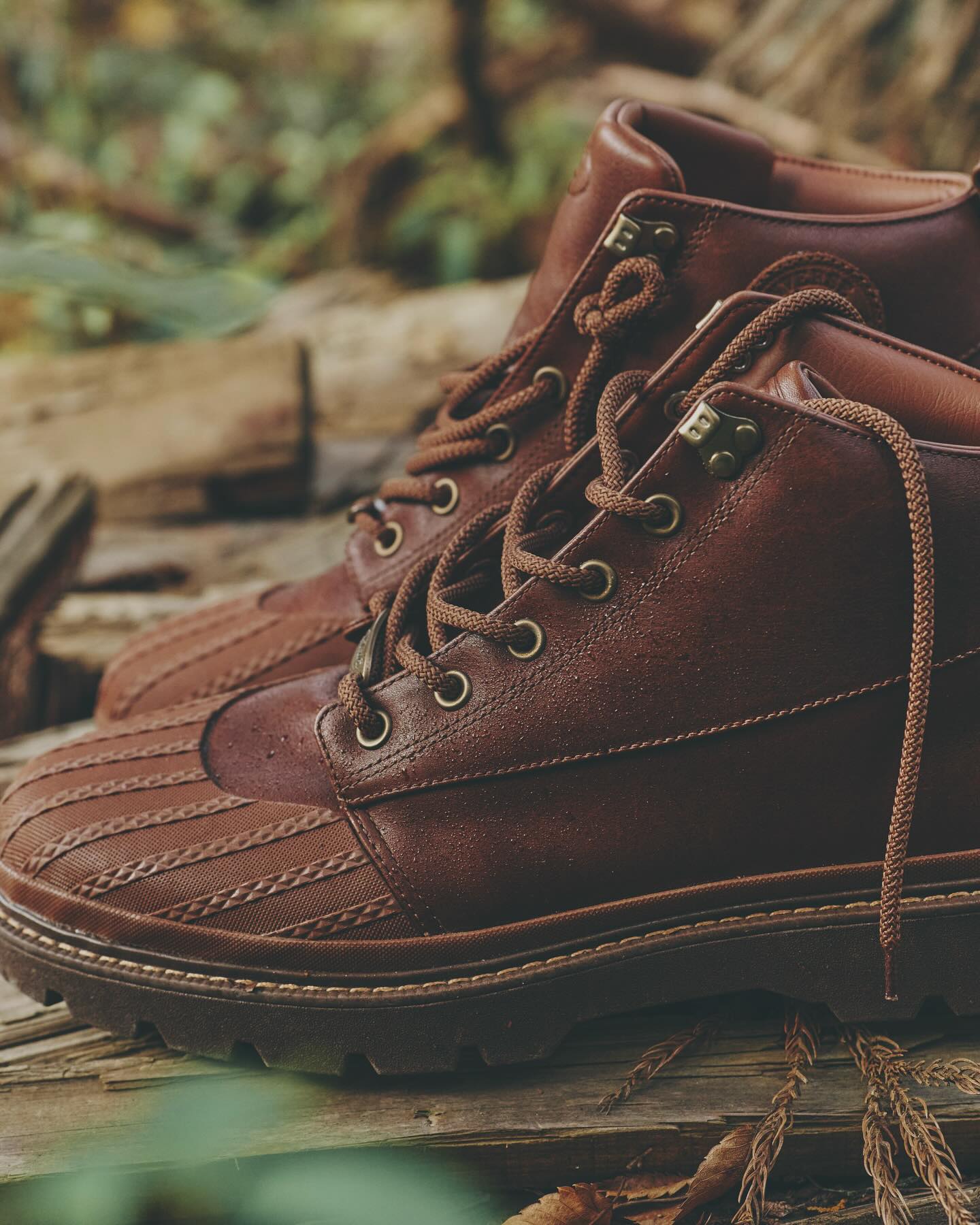 Classic Retro Rubber Toe Men's Leather Boots