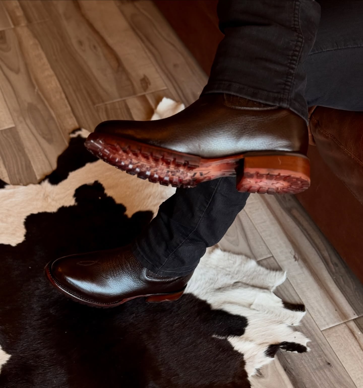 Brown Oval  Western Cowboy Boots