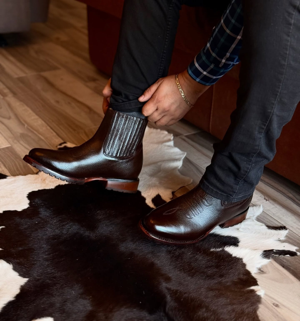 Brown Oval  Western Cowboy Boots