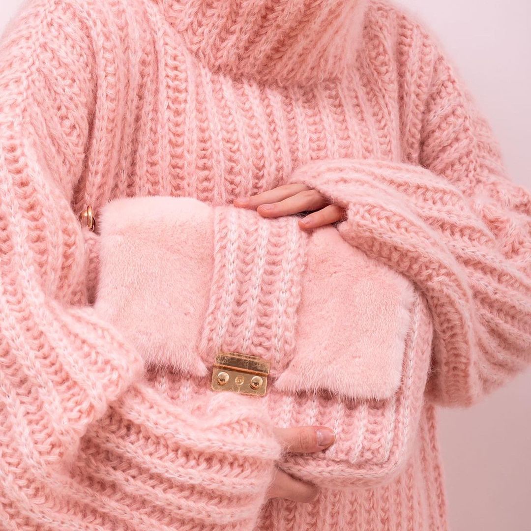 Knitted puffy long-sleeve sweater