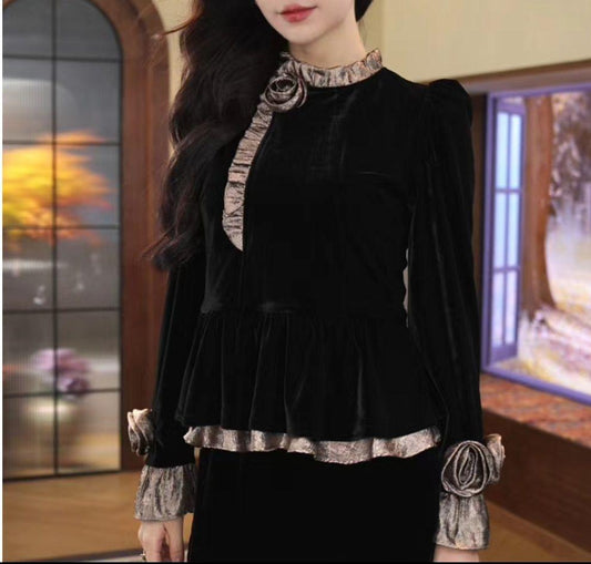 Fashionable three-dimensional floral velvet top